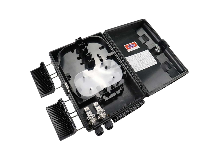 Kotak Distribusi Kabel Serat Optik hitam dilengkapi adaptor SC dan kuncir 0